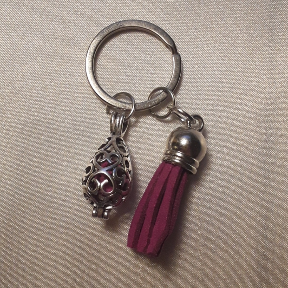 Essential Oil Diffuser Keychains - Picture 6 of 8